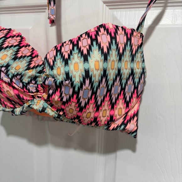 Victoria's Secret Pink and Black Patterned Bathing Suit Top - Picture 4 of 11